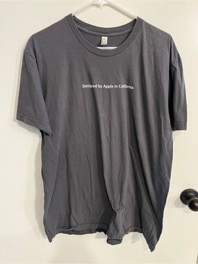 Men’s size XL Apple Store Tee Shirt